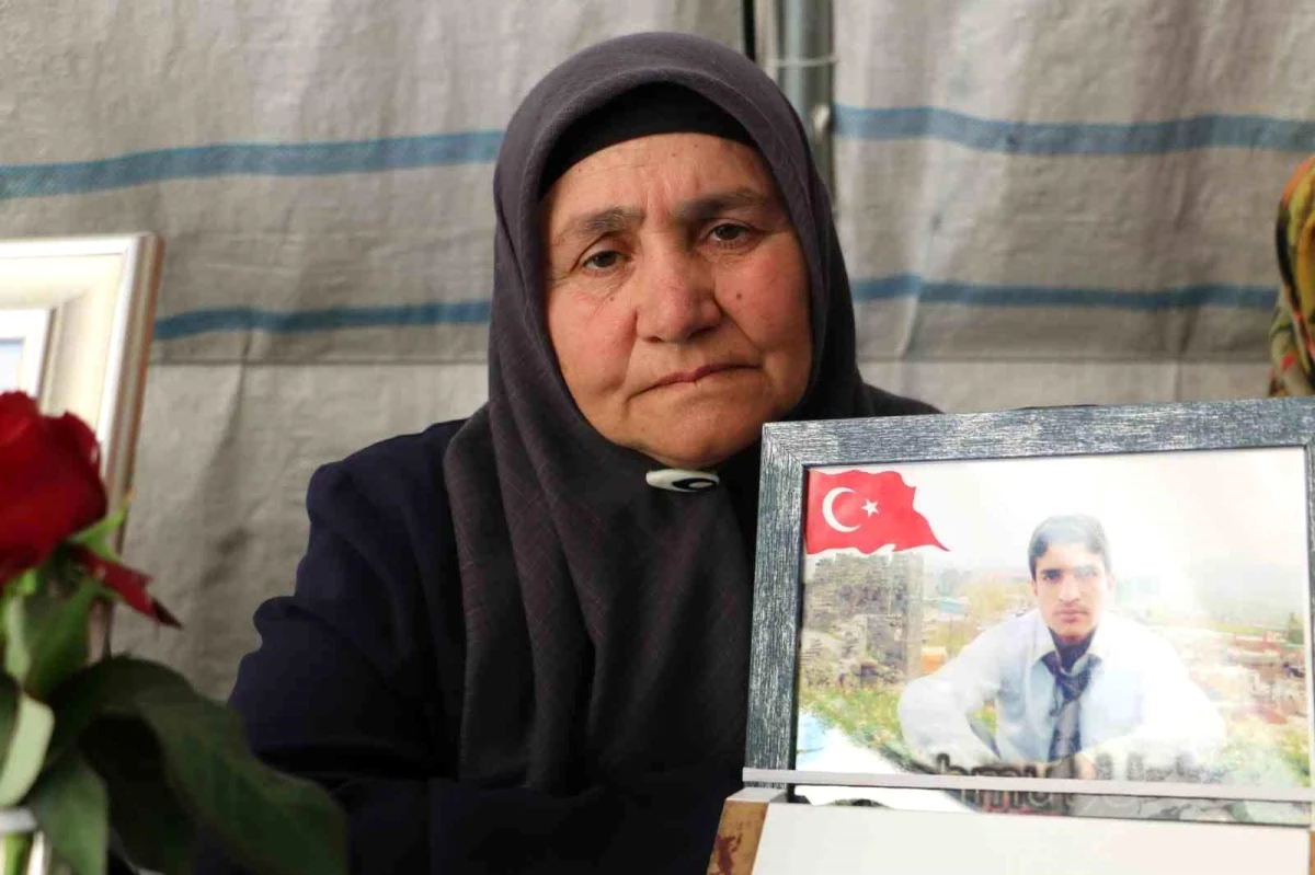 Ailelerin evlat nöbeti PKK iddiasıyla devam ediyor