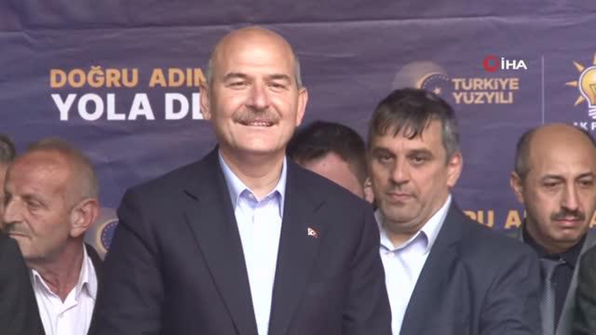 İçişleri Bakanı Soylu: Cumhurbaşkanı Erdoğan ay yıldızlı bayraklarla miting yapıyor