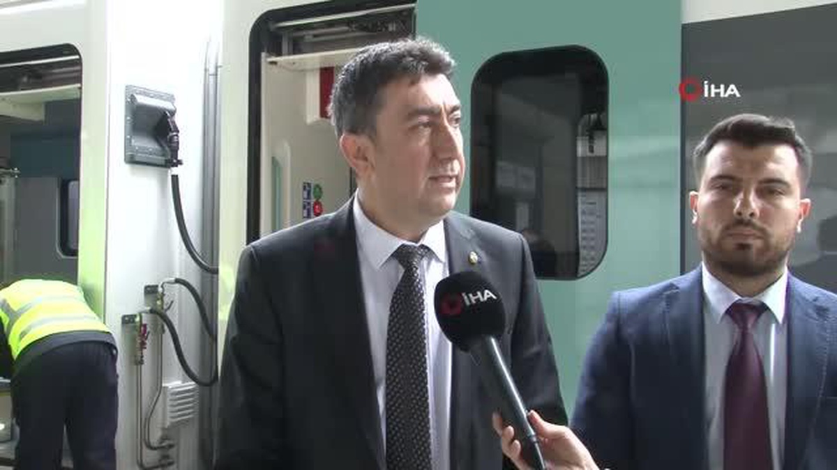 İlk Milli Elektrikli Tren Seti Bakırköyde vatandaşların ziyaretine açıldı
