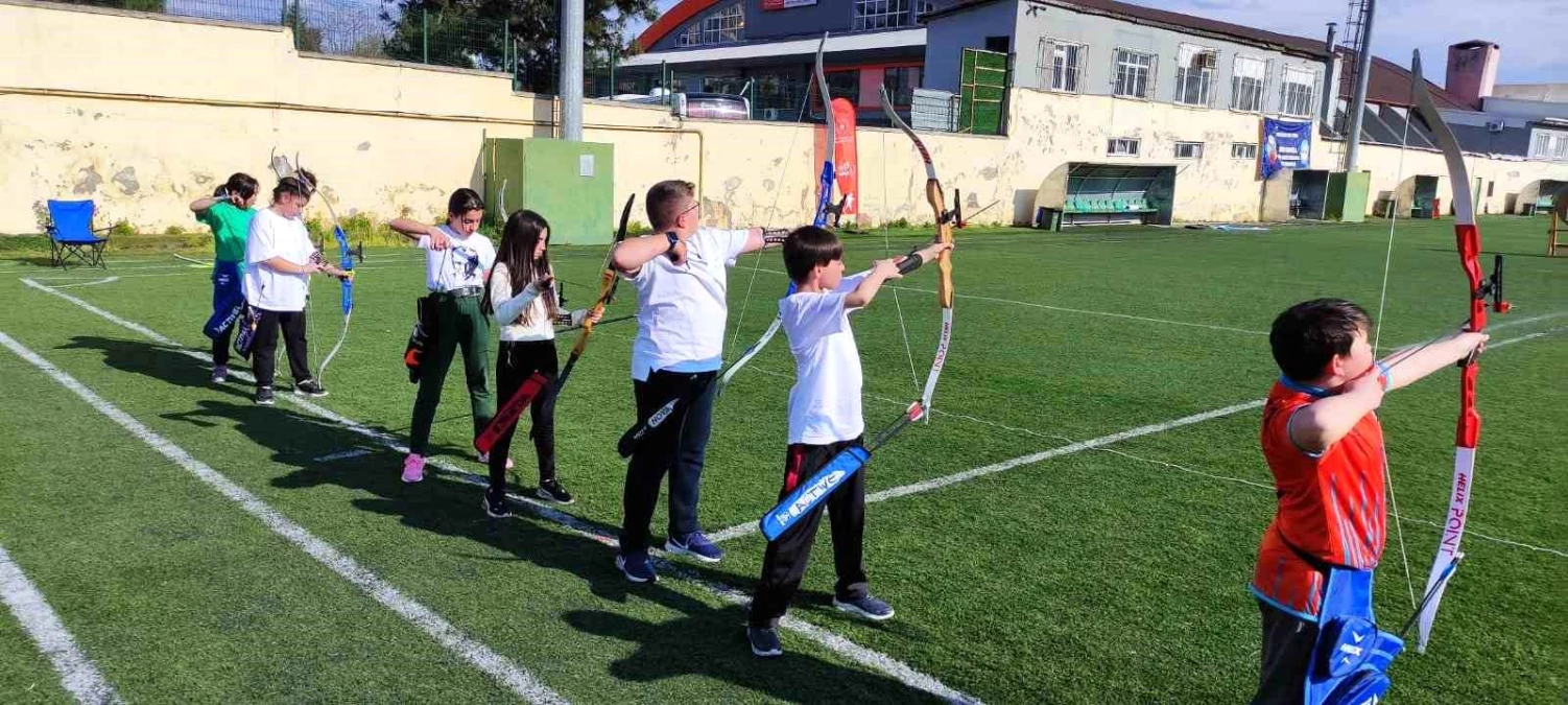 KOSHADOS Sporcuları Okullar Arası Olimpik Okçuluk Yarışmasında 9 Madalya İle Damga Vurdu
