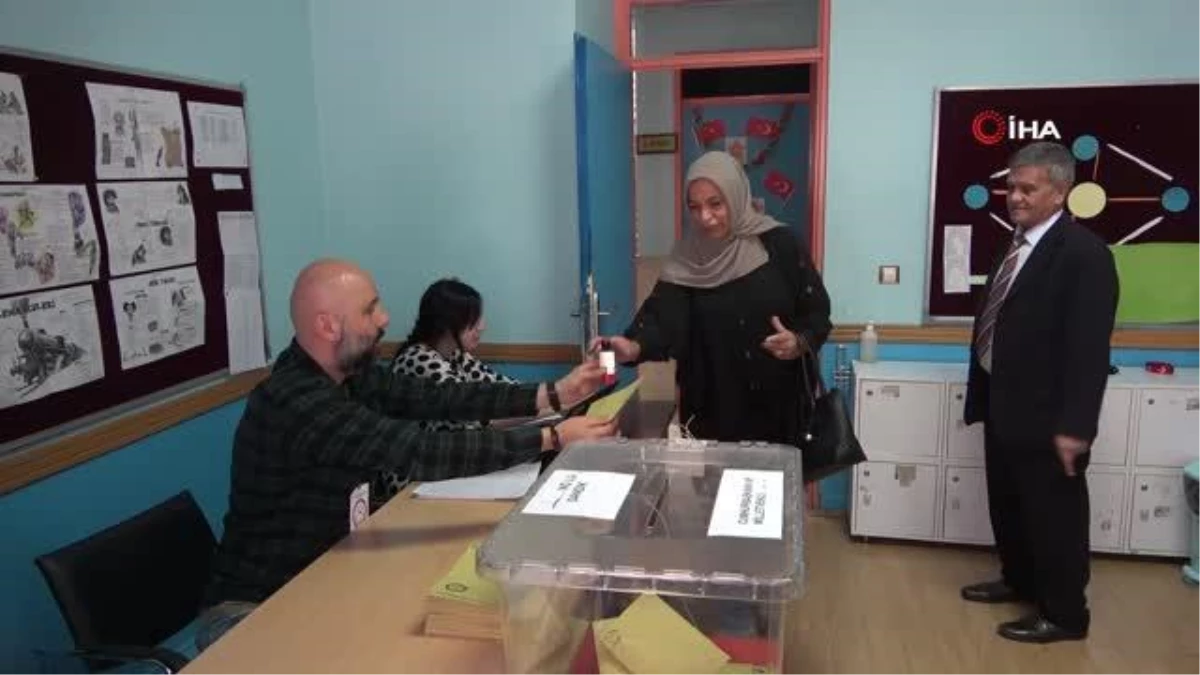 İran\'da Türkiye\'deki genel seçimler için oy verme işlemi başladı