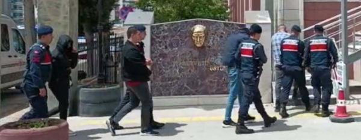 Emekli öğretmene jandarma kılığındaki dolandırıcılara operasyon