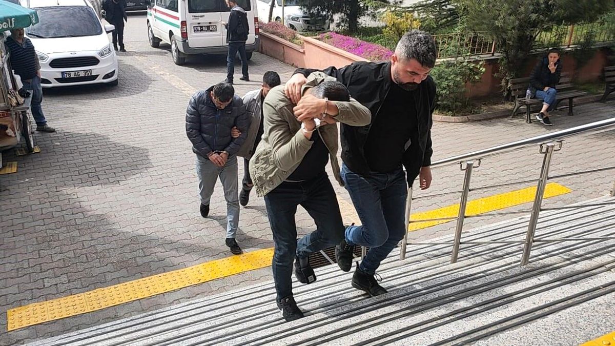 Karabük\'te Uyuşturucu Operasyonu: 3 Kişi Gözaltına Alındı
