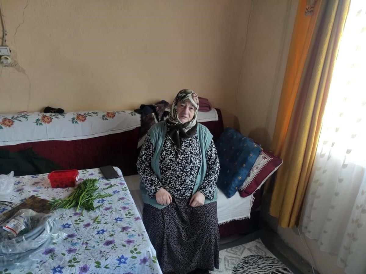 Karsta yaşlı kadının evine hırsız girdi, beyaz eşyalar ve bazı eşyalar çalındı