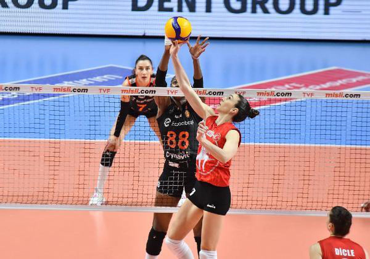 Misli.com Sultanlar Ligi Play-Off\'ta finale çıkan takımlar belli oldu