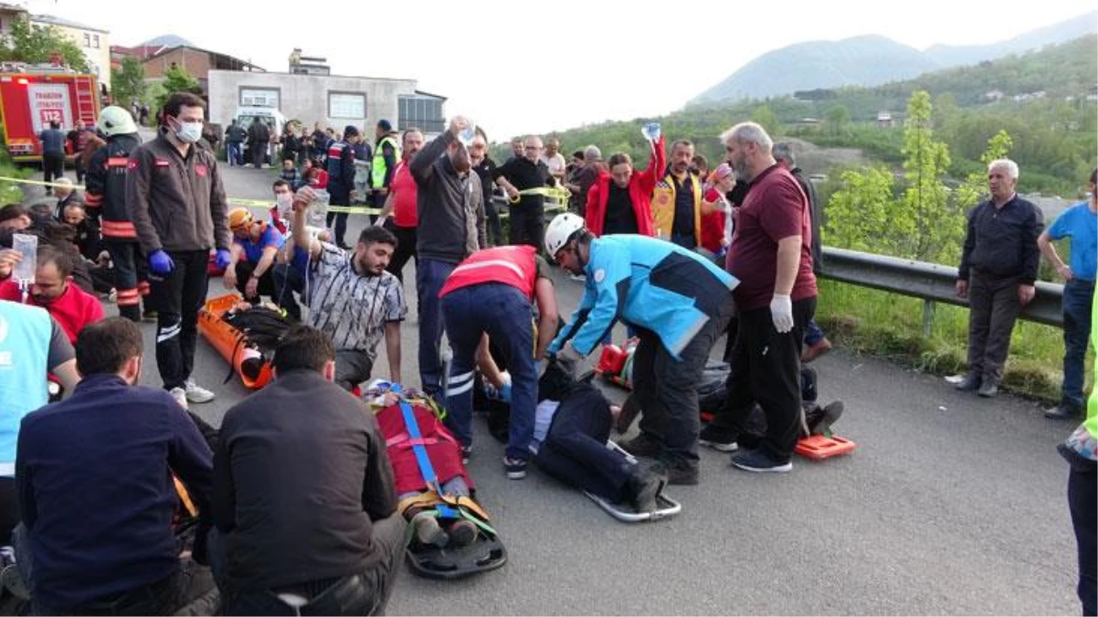 Trabzon\'da belediye otobüsü şarampole devrildi! 1\'i çocuk 4 kişi yaşamını yitirdi