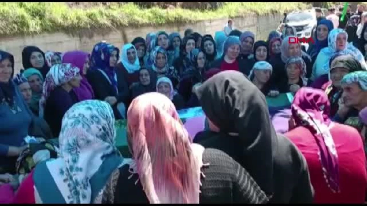 Trabzon\'da Midibüs Kazası Sonrası Cenaze Töreni Düzenlendi