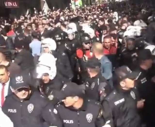 Trabzon'un ardından Ankara'da da benzer görüntüler! HÜDA Par standına Zafer Partililerden tepki