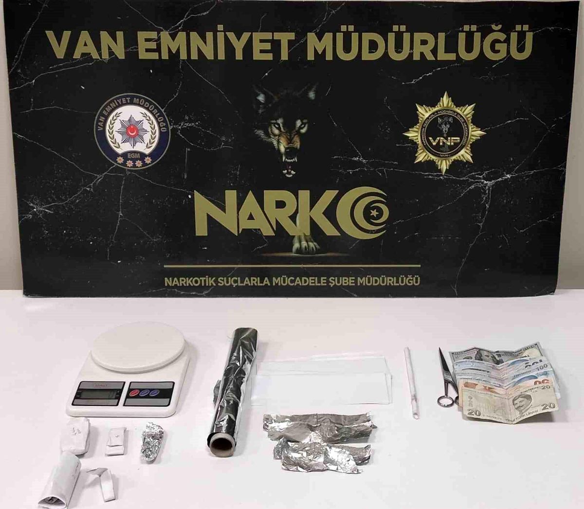 Vanda Torbacılara Operasyon: Uyuşturucu Madde Ele Geçirildi, 32 Şahsa Yasal İşlem Yapıldı