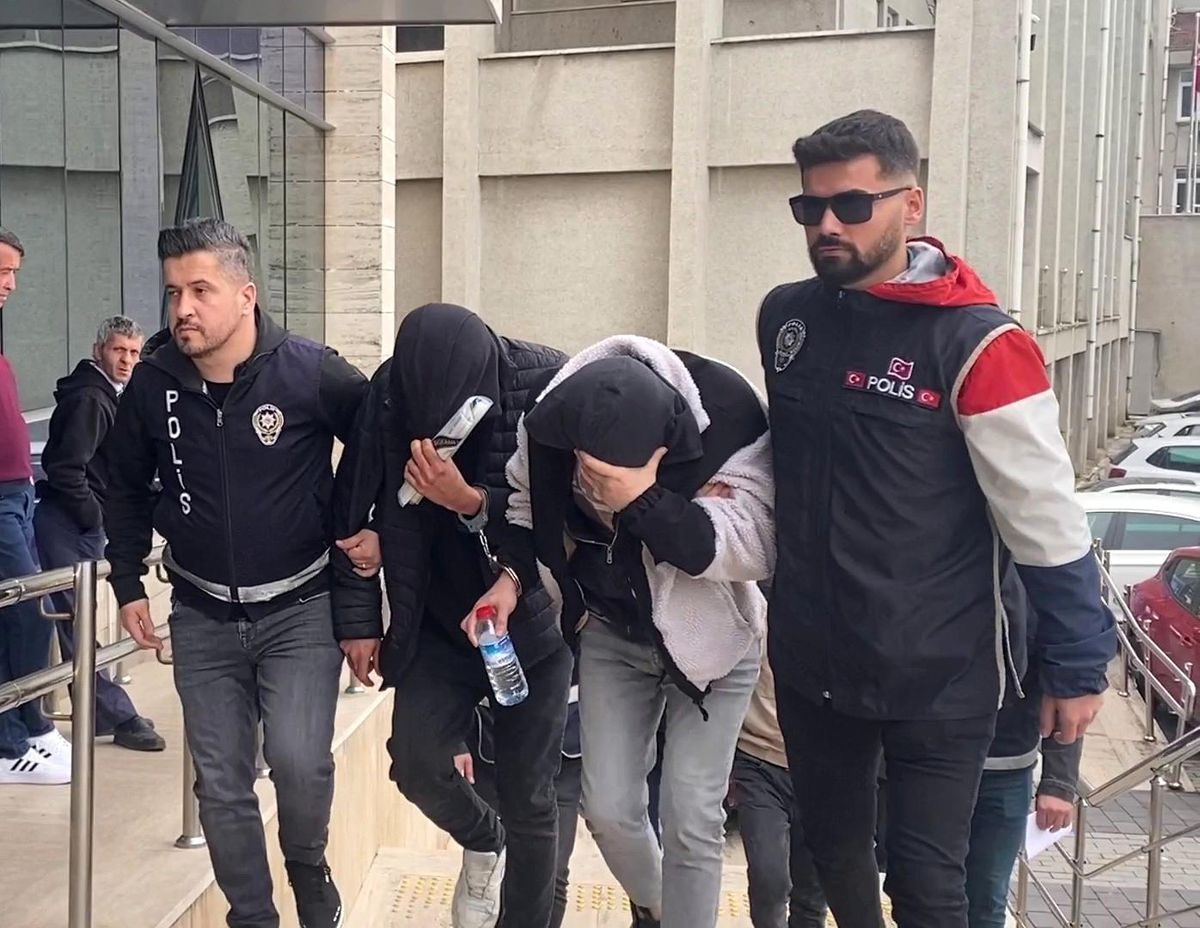 Zonguldak\'ta Yabancı Uyruklu Genci Zorla Alıkoyarak İşkence Eden 3 Zanlı Tutuklandı