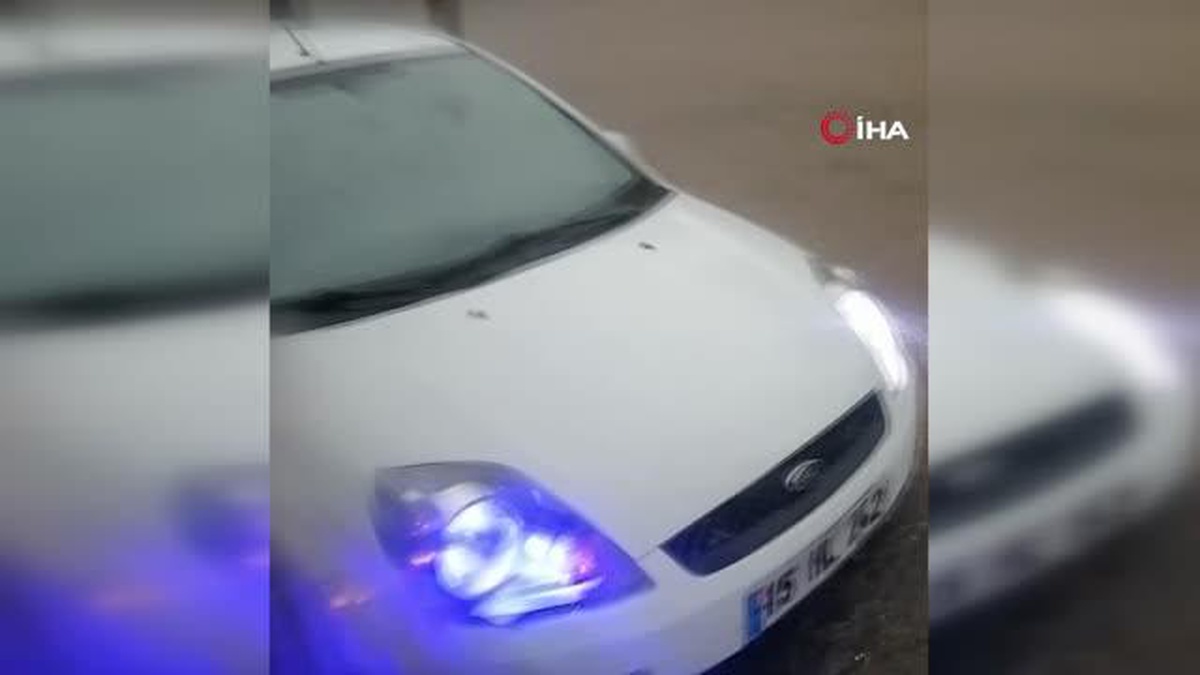 Antalya\'da Sağanak Hayatı Felç Etti: Araçlar Yollarda Mahsur Kaldı
