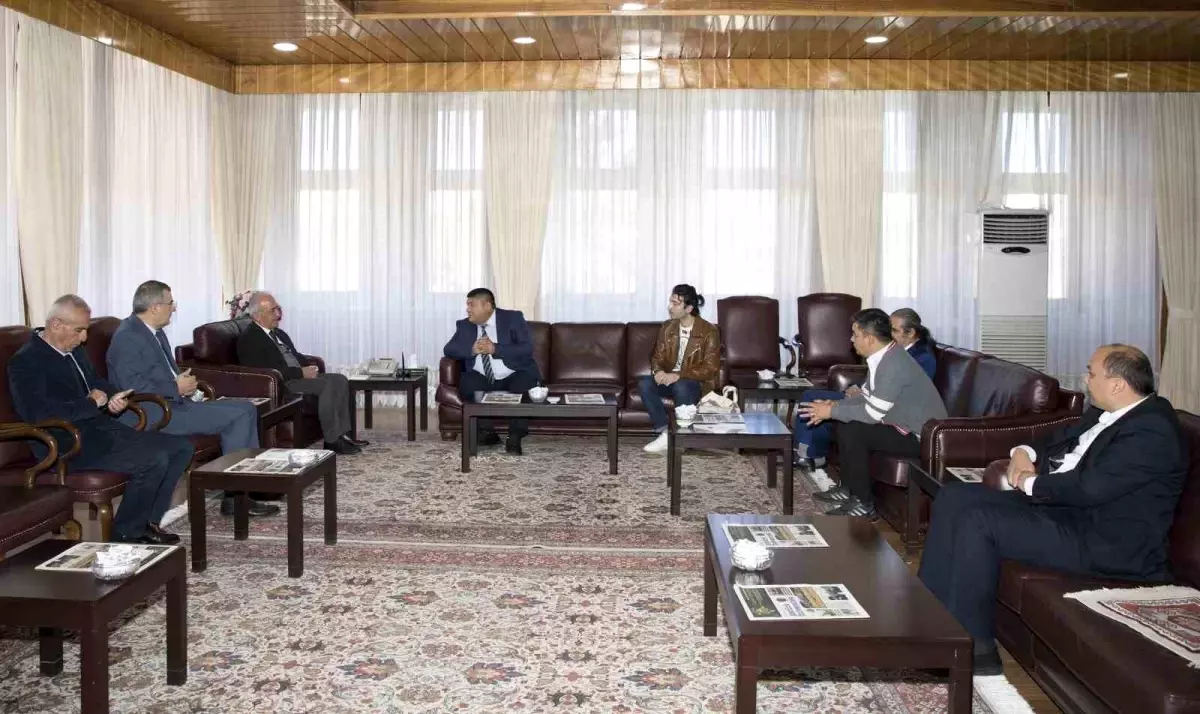 Özbekistan Devlet Sanat ve Medeniyet Üniversitesi Atatürk Üniversitesi\'ni ziyaret etti