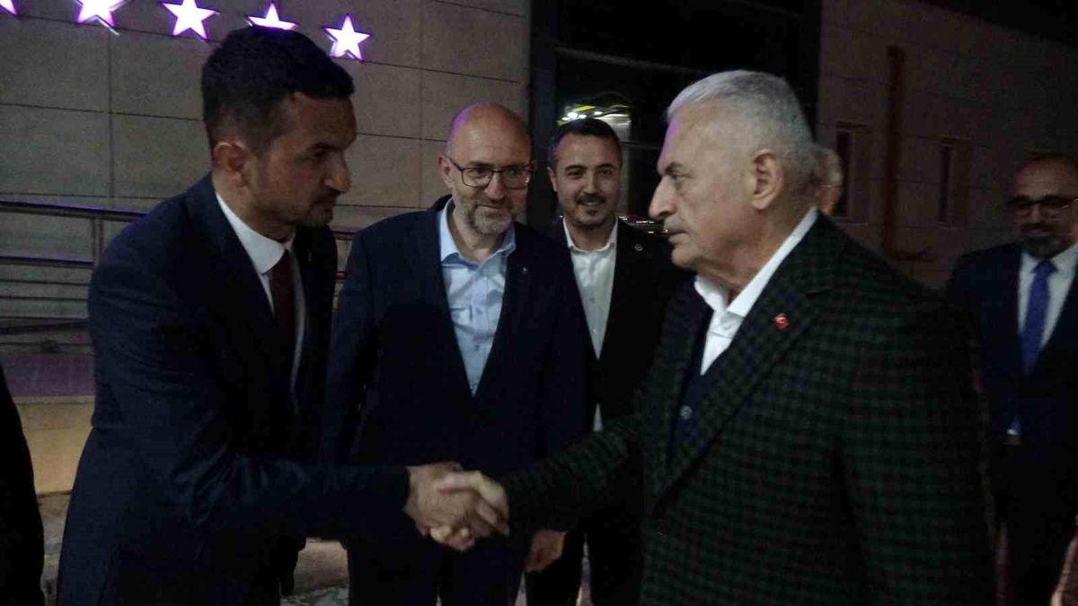 Binali Yıldırım, Burdur\'da İş Dünyası Buluşması programında STK Temsilcileri ile bir araya geldi