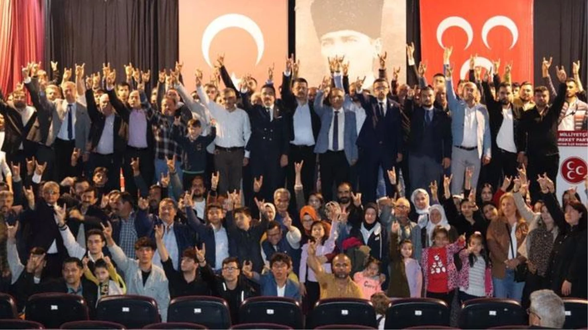 Denizli\'de CHP ve İYİ Parti\'den istifa eden 324 kişi MHP\'ye katıldı