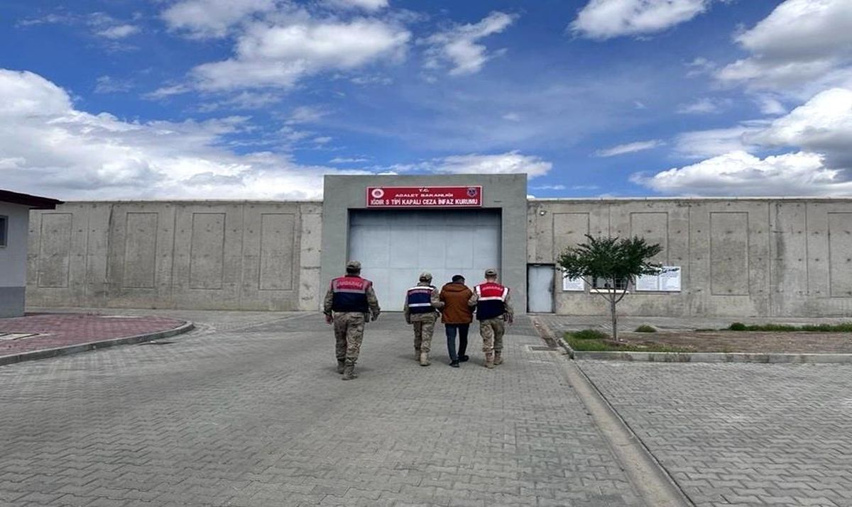 Iğdır\'da 16 Yıl Hapis Cezası Bulunan Hükümlü JASAT Ekibi Tarafından Yakalandı