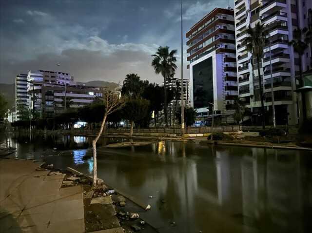 İskenderun'da lodos hayatı olumsuz etkiledi