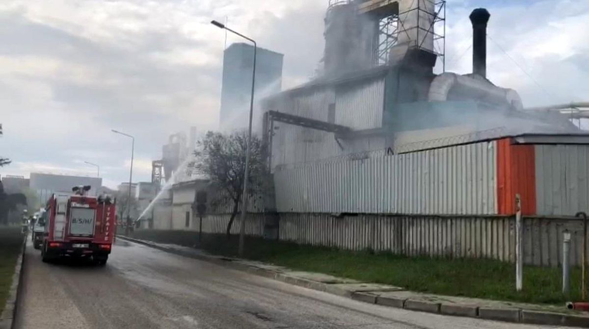 Çerkezköy\'deki Kereste Fabrikasında Yangın Çıktı