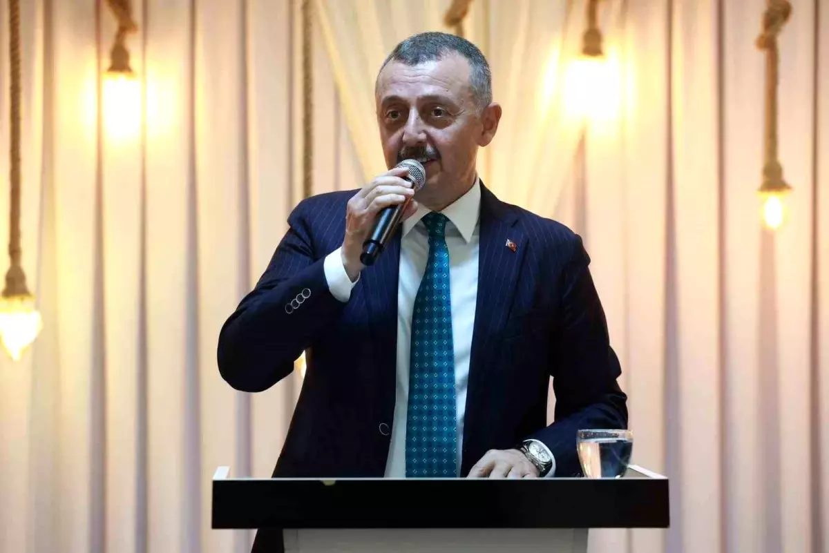 Kocaeli Büyükşehir Belediye Başkanı Büyükakın: 'Dergi kapaklarıyla Türkiye'ye diz çöktüreceklerini zannediyorlar'