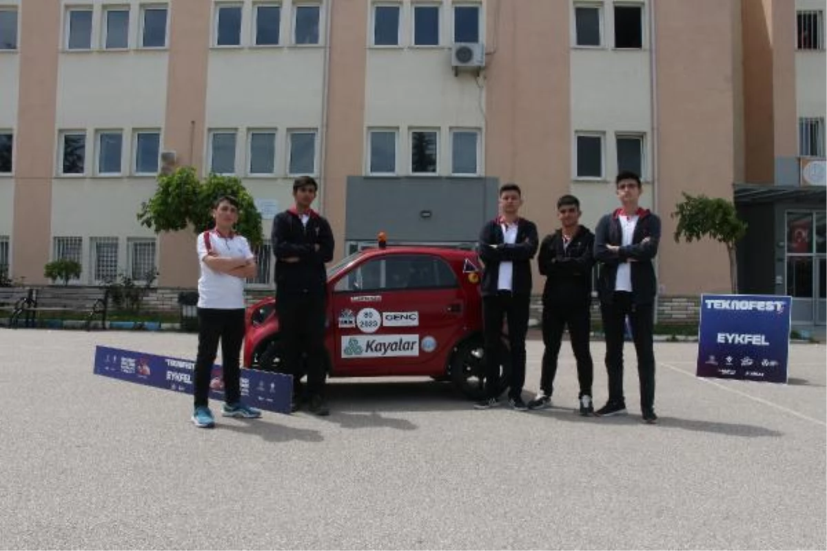 Erbaa Yılmaz Kayalar Fen Lisesi öğrencileri elektrikli araç yarışmasında birinci oldu