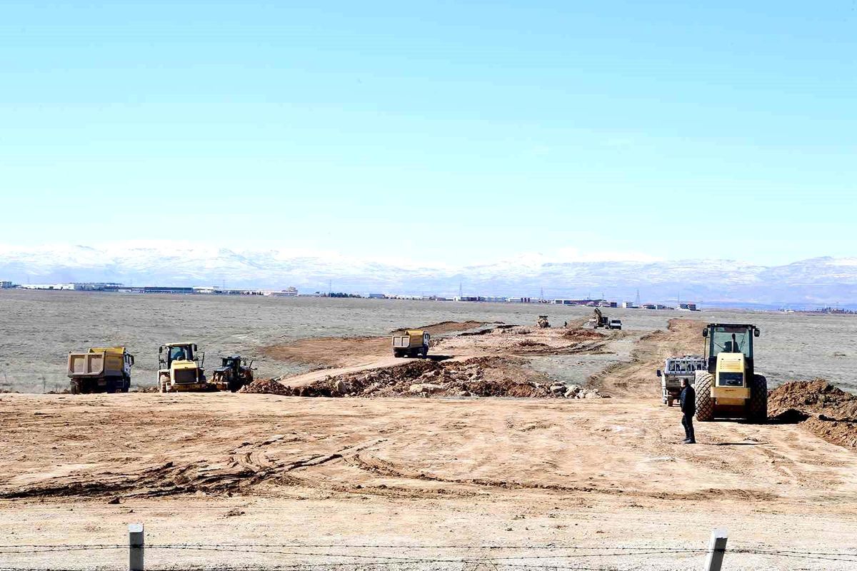 Altay Kışlası Alanında 2 Bin 400 İşyeri Yapımı İçin Karar Yayımlandı