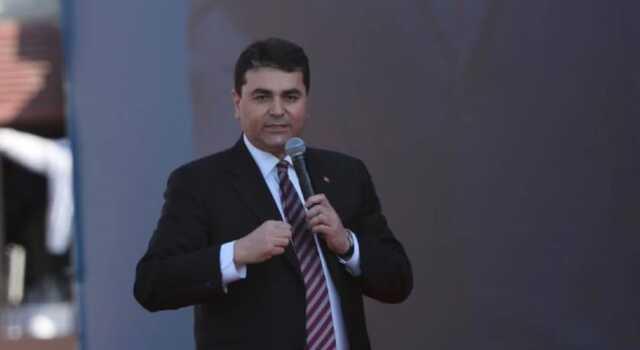 Maltepe'de miting alanı tıka basa doldu! Kalabalığın ağzında tek bir slogan var: Hak Hukuk Adalet Maltepe'de miting alanı tıka basa doldu! Kalabalığın ağzında tek bir slogan var: Hak Hukuk Adalet