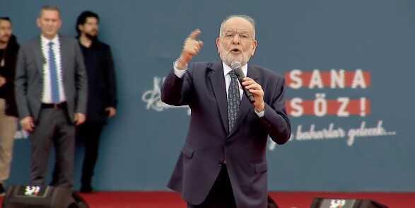 Maltepe'de miting alanı tıka basa doldu! Kalabalığın ağzında tek bir slogan var: Hak Hukuk Adalet Maltepe'de miting alanı tıka basa doldu! Kalabalığın ağzında tek bir slogan var: Hak Hukuk Adalet