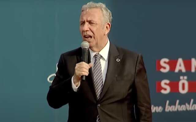 Maltepe'de miting alanı tıka basa doldu! Kalabalığın ağzında tek bir slogan var: Hak Hukuk Adalet Maltepe'de miting alanı tıka basa doldu! Kalabalığın ağzında tek bir slogan var: Hak Hukuk Adalet