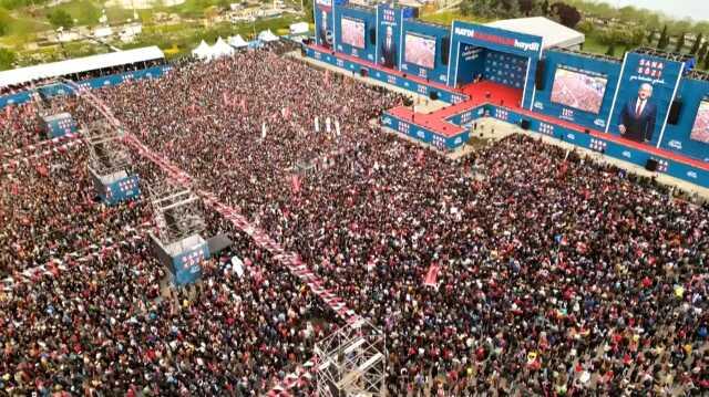 Maltepe'de miting alanı tıka basa doldu! Millet İttifakı Cumhurbaşkanı adayı Kemal Kılıçdaroğlu konuşuyor Maltepe'de miting alanı tıka basa doldu! Millet İttifakı Cumhurbaşkanı adayı Kemal Kılıçdaroğlu konuşuyor