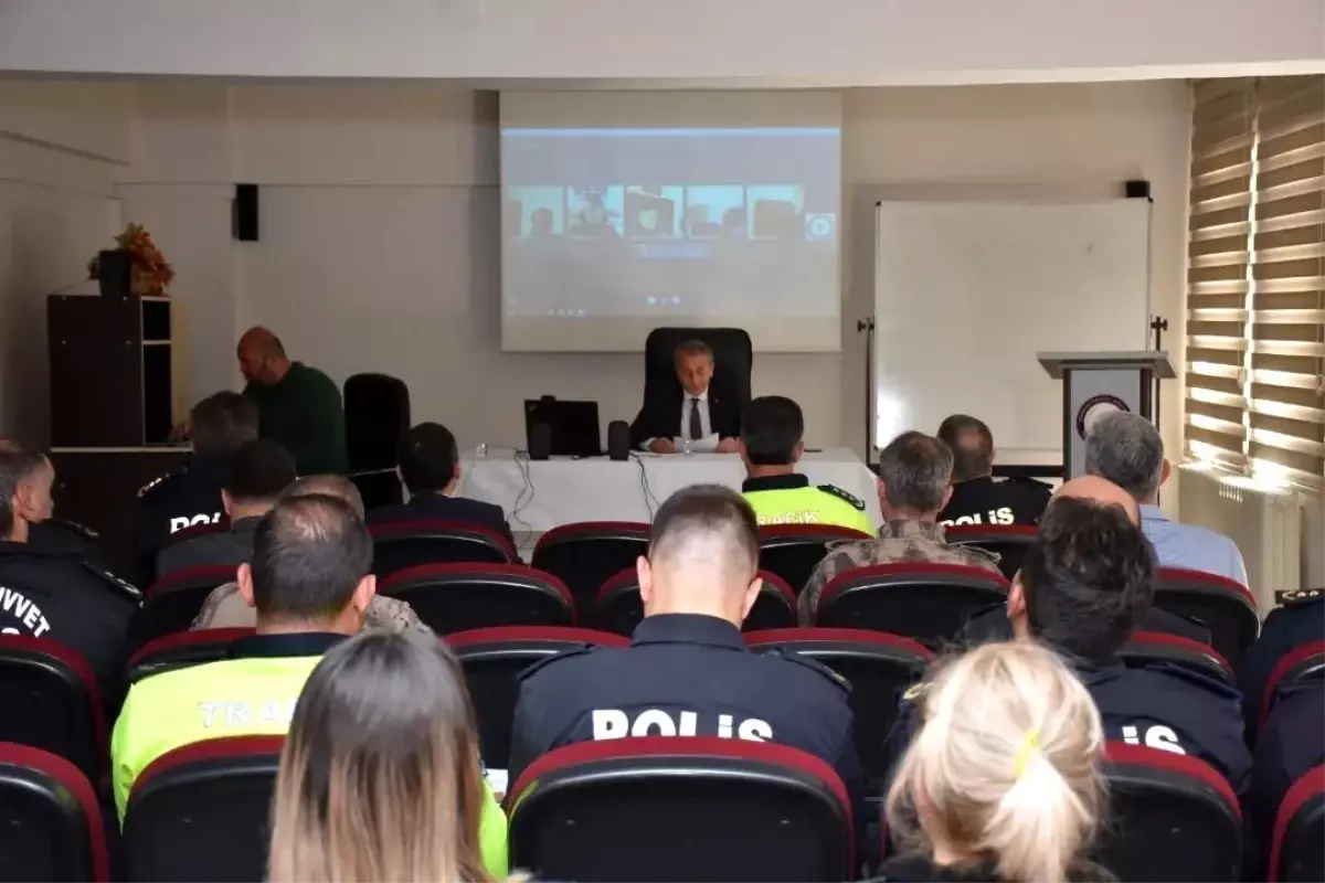 Erzincan\'da Miting ve Futbol Müsabakası Tedbirleri Görüşüldü