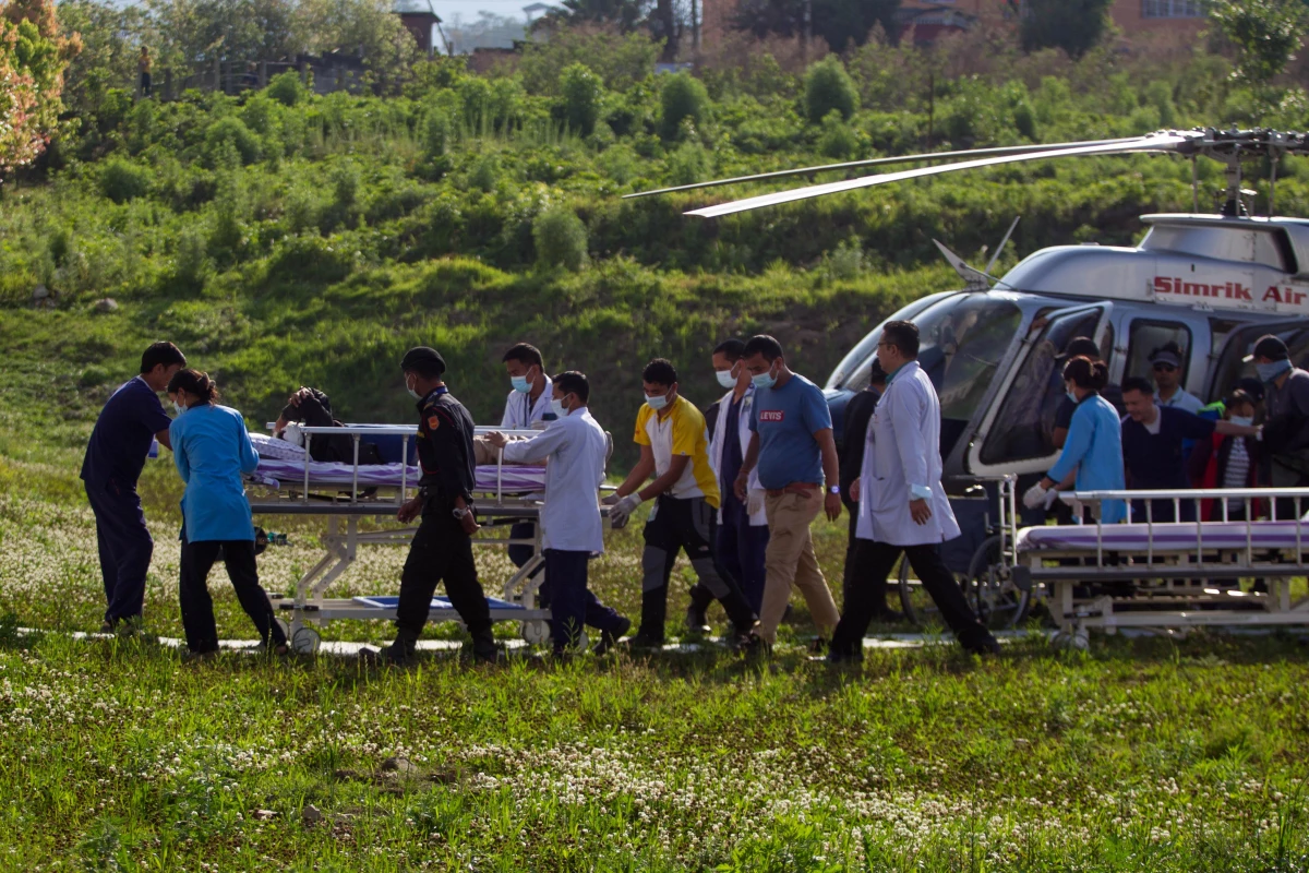 Nepal\'de Helikopter Kazası: 1 Ölü, 4 Yaralı