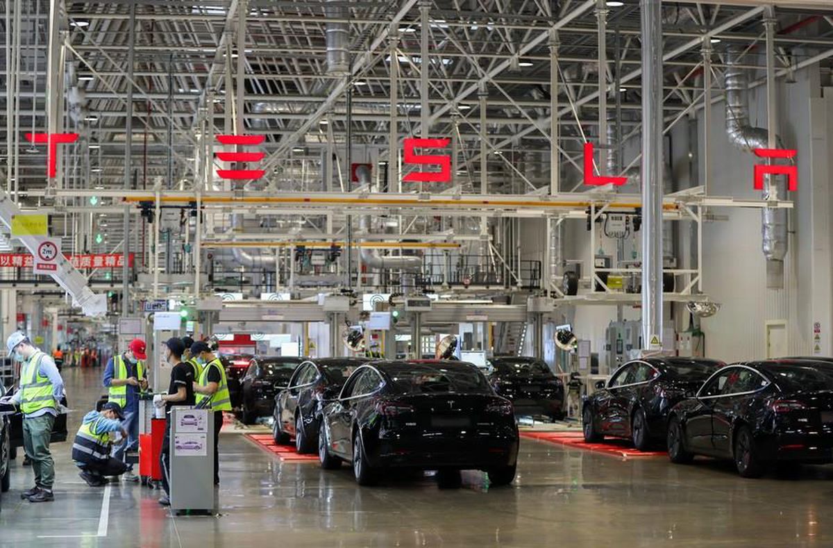 Tesla\'nın Shanghai Giga Fabrikası Nisanda 75.000\'den Fazla Araç Teslim Etti