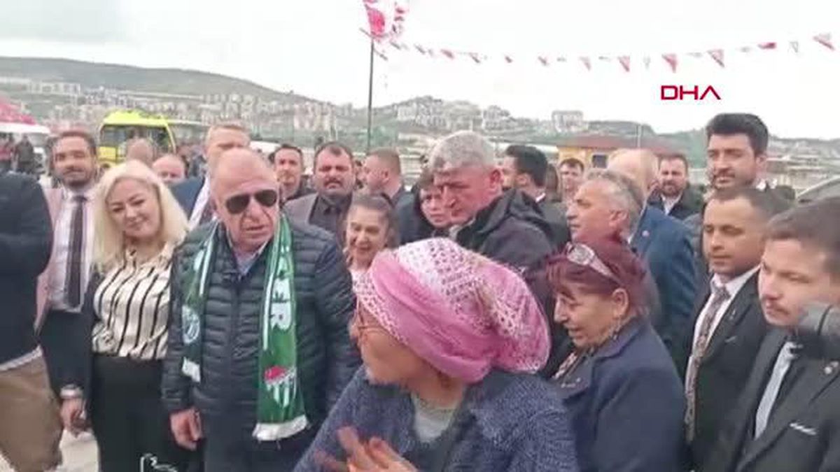Zafer Partisi Genel Başkanı Ümit Özdağ Gemlik\'te esnafı ziyaret etti