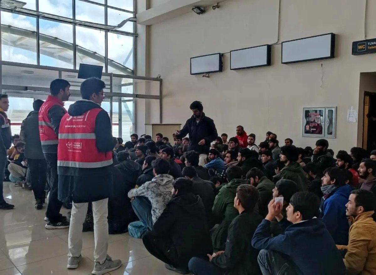 Ağrı\'da 80 düzensiz göçmen yakalandı