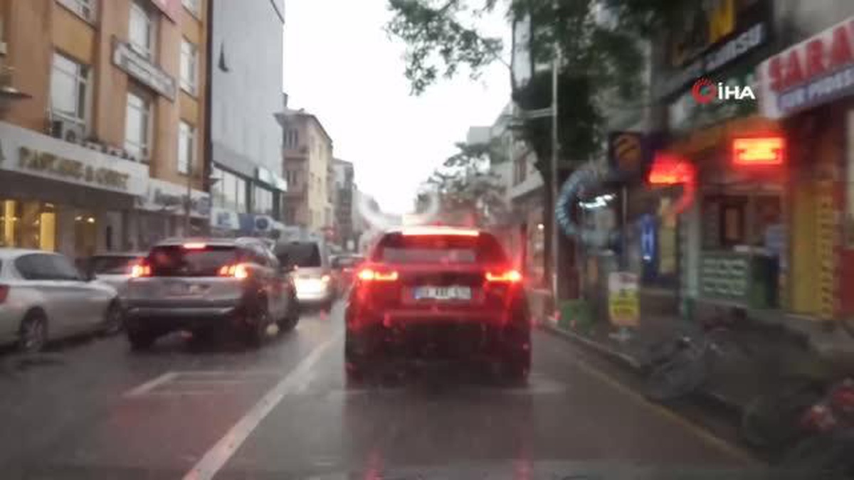 Aksaray\'da Şiddetli Yağmur Etkili Oluyor
