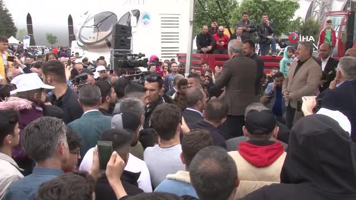Bakan Akar: Terör belasından aziz milletimizi kurtaracağız