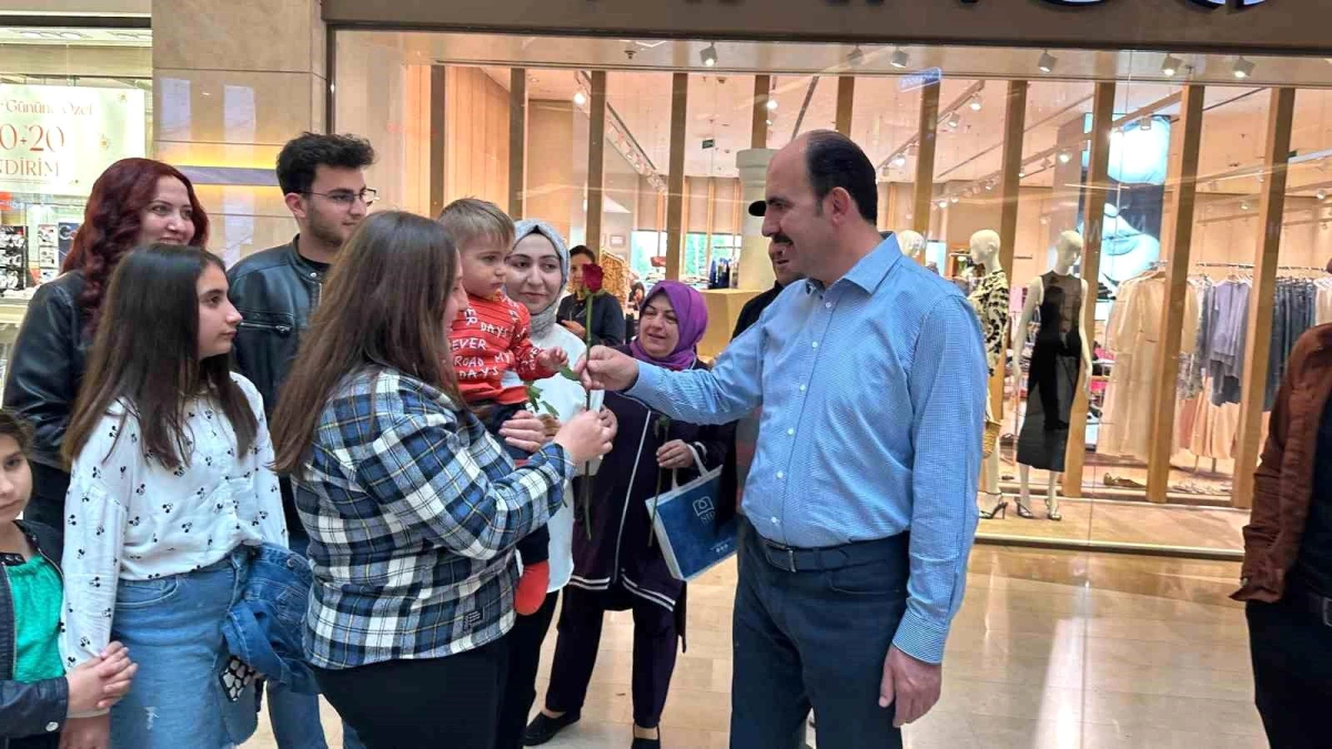 Konya Büyükşehir Belediye Başkanı Uğur İbrahim Altay, esnaf ve vatandaşlarla buluştu