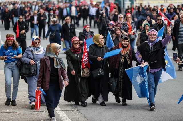 'Büyük İstanbul Mitingi' için Atatürk Havalimanı Millet Bahçesi'ne girişler başladı