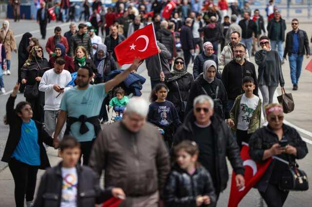 'Büyük İstanbul Mitingi' için Atatürk Havalimanı Millet Bahçesi'ne girişler başladı