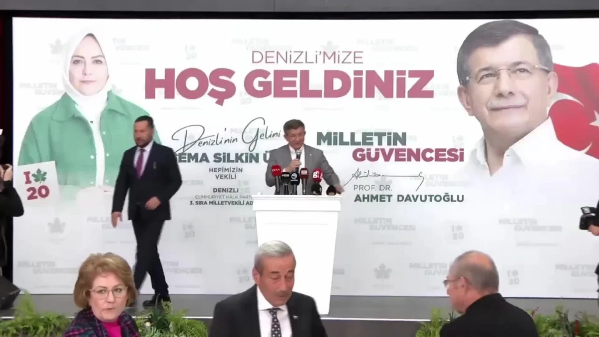 Ahmet Davutoğlu, Bahçeli\'nin sözlerine tepki gösterdi