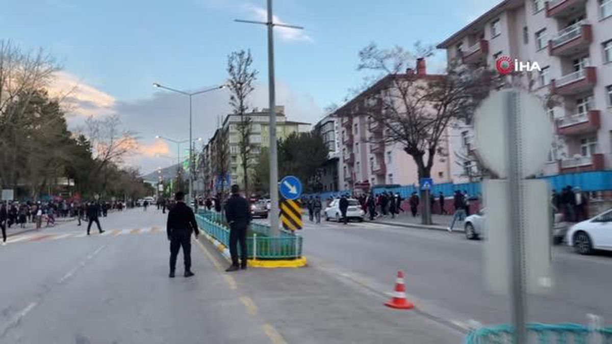 Ekrem İmamoğlu\'nun Erzurum gezisi olaylı geçti