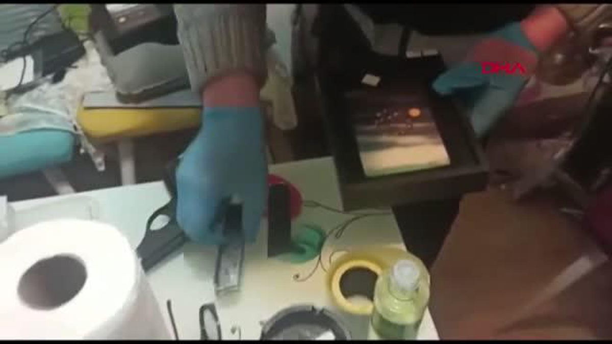 İstanbul\'da Kaçak Göçmenlere Sahte Kimlik Hazırlayan 7 Şüpheli Yakalandı