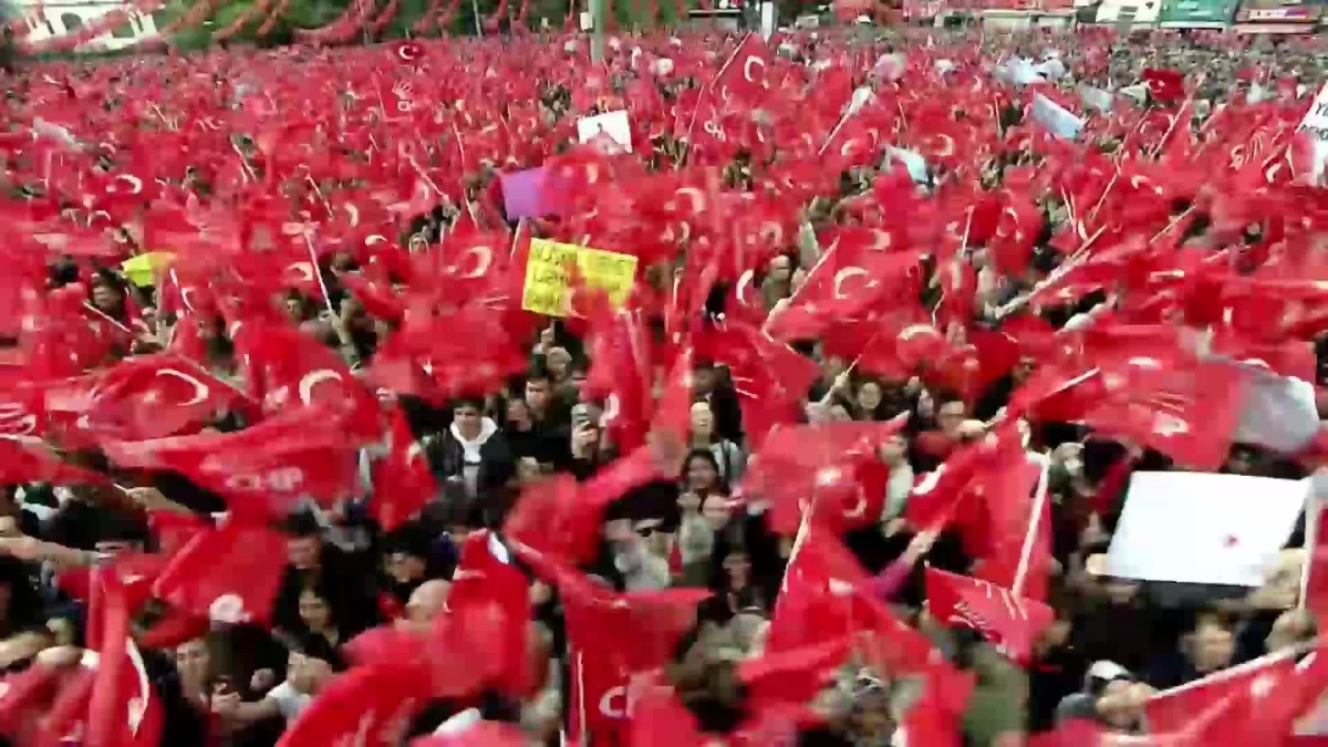 Kılıçdaroğlu Kırıkkale\'de: "Dün Ali Yeşildağ Diye Birisi 1 Milyar Euro Götürdüğünü Söylüyor. Şimdi Yasaklıyorlar Niye? Konuştun Diye"