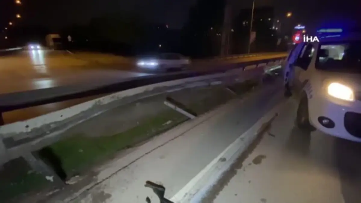 Kocaeli\'de Kontrolden Çıkan Otomobil Bariyerlere Çarptı: 1 Yaralı