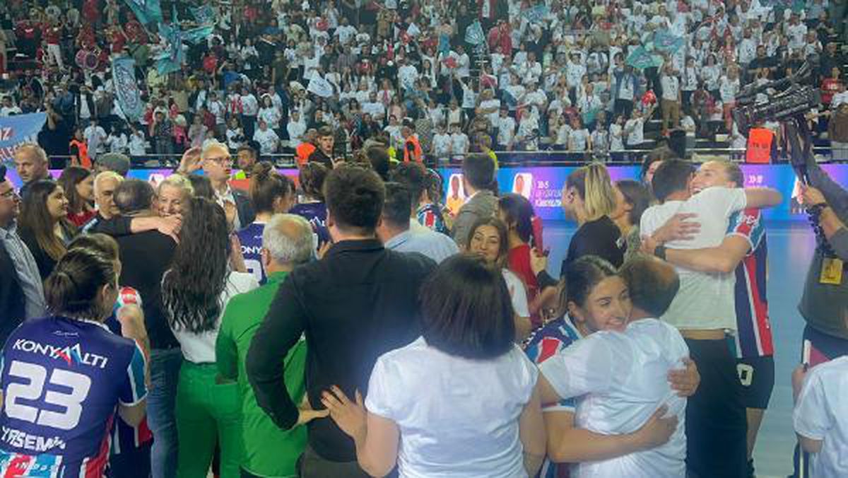 Konyaaltı Belediyespor Kadın Hentbol Takımı Avrupa Kupası\'nı Kazandı