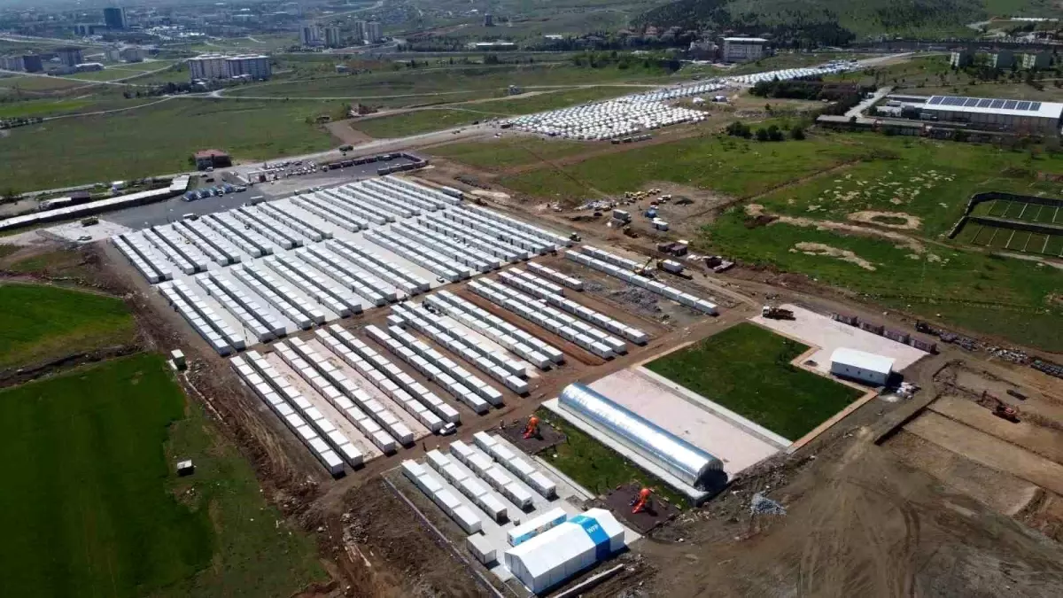 Malatya\'da 2 Konteyner Kent Hizmet Vermeye Başladı