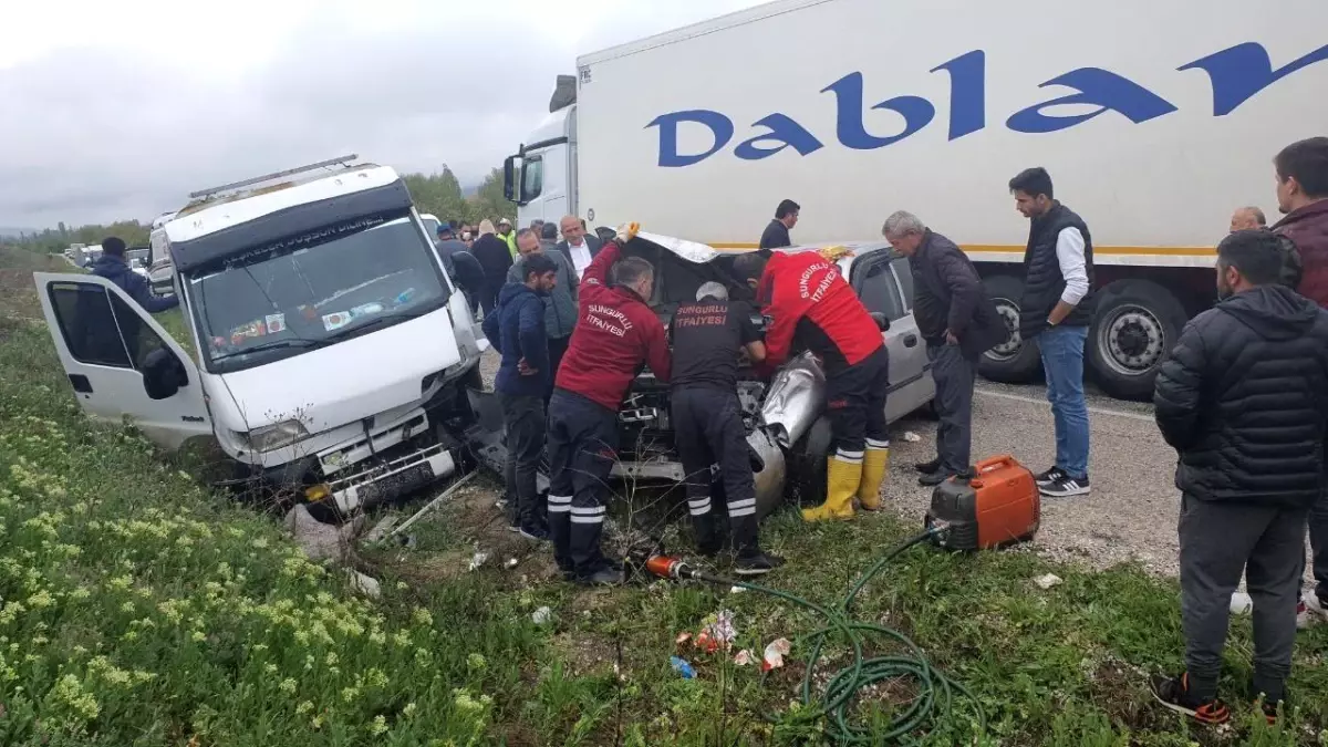 Çorum\'un Sungurlu ilçesinde trafik kazası: 2 yaralı