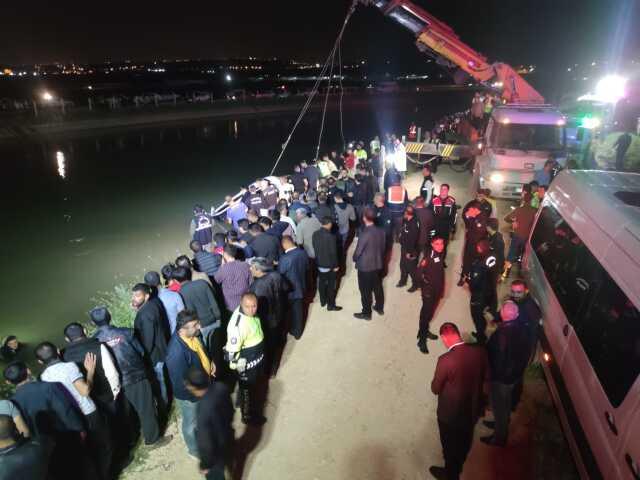 Şanlıurfa'da korkunç kaza! 4 kardeş hayatını kaybetti, anne ve oğlu kayıp