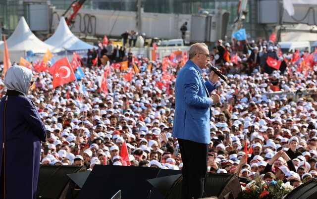 Son Dakika: Büyük İstanbul Mitingi'nde temmuzu işaret etti! Erdoğan'dan emekli, memur ve asgari ücret zammıyla ilgili heyecanlandıran sözler