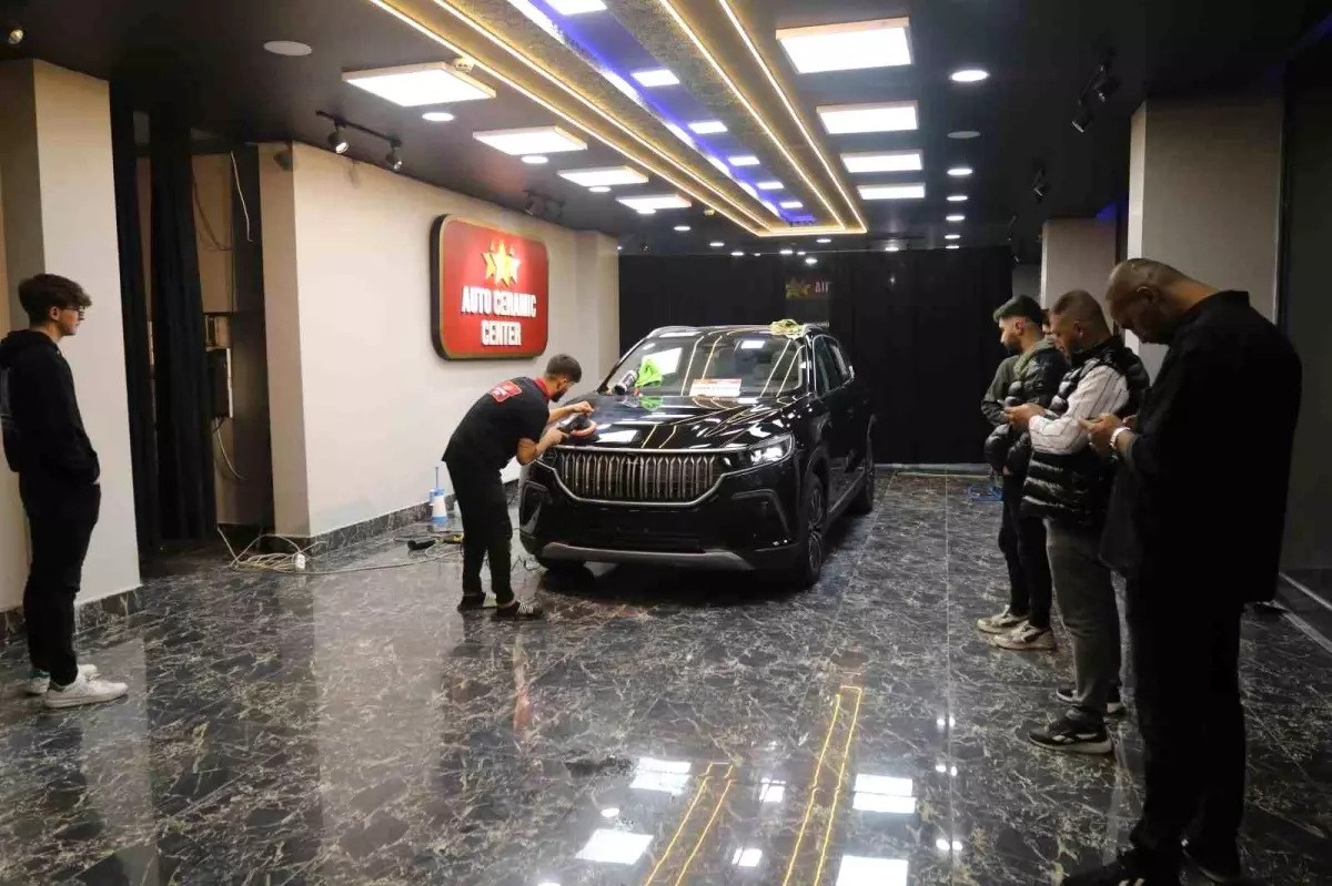 TOGG\'un yerli ve mili otomobilinde boya koruma işlemi sırasında parçalar söküldü