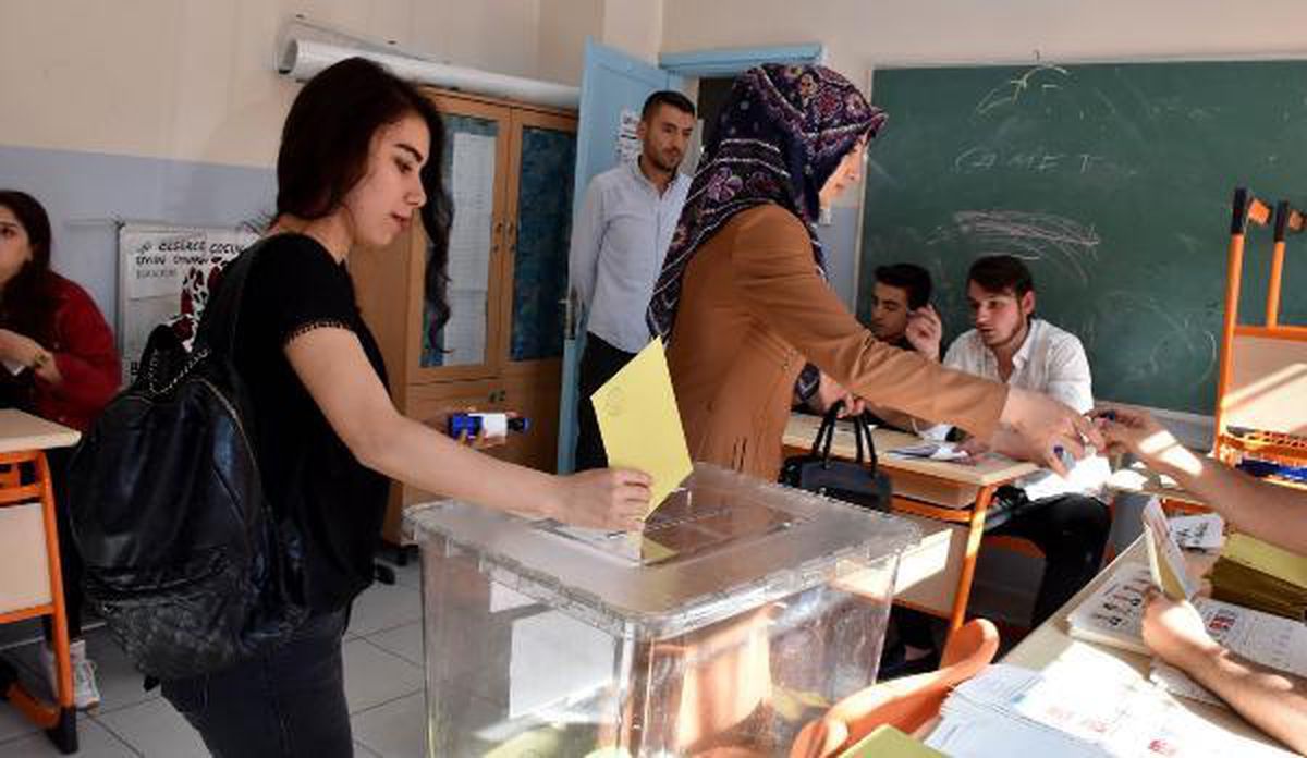 Yurt dışında 1,5 milyon seçmen oy kullandı